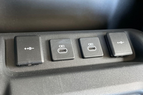 Used Land Rover Defender 2021 for sale - 76227942: Photo 38