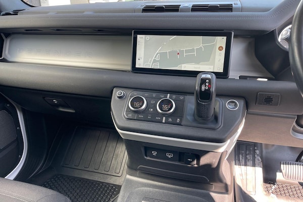 Used Land Rover Defender 2021 for sale - 76227942: Photo 43