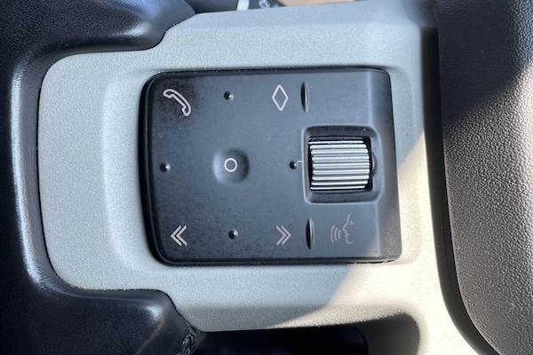 Used Land Rover Defender 2021 for sale - 76227942: Photo 44