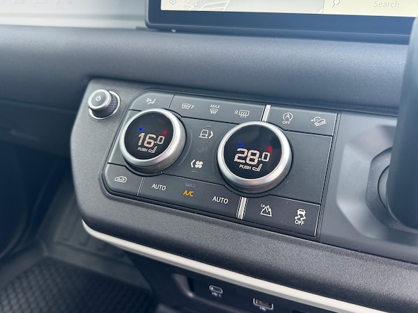 Used Land Rover Defender 2021 for sale - 76227942: Photo 47
