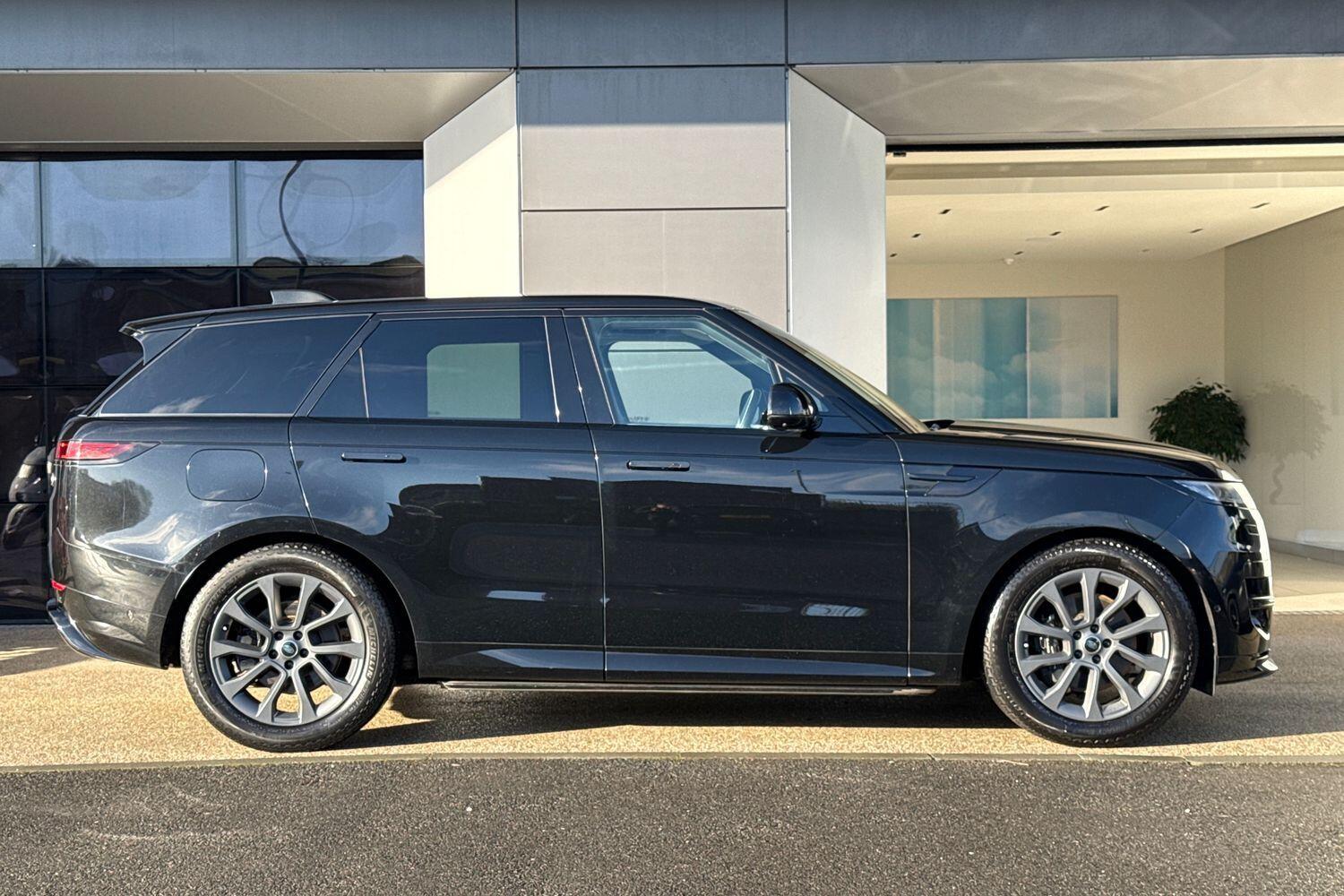 Used Land Rover Range Rover Sport 2023 for sale - 77439882: Photo 2