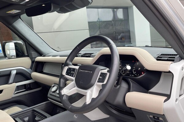 Used Land Rover Defender 110 2022 for sale - 75139556: Photo 17