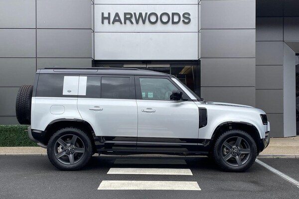 Used Land Rover Defender 110 2022 for sale - 75139556: Photo 2
