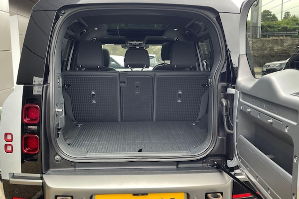 Used Land Rover Defender 110 2022 for sale - 75139556: Photo 31