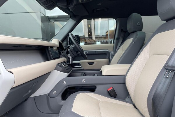 Used Land Rover Defender 110 2022 for sale - 75139556: Photo 37