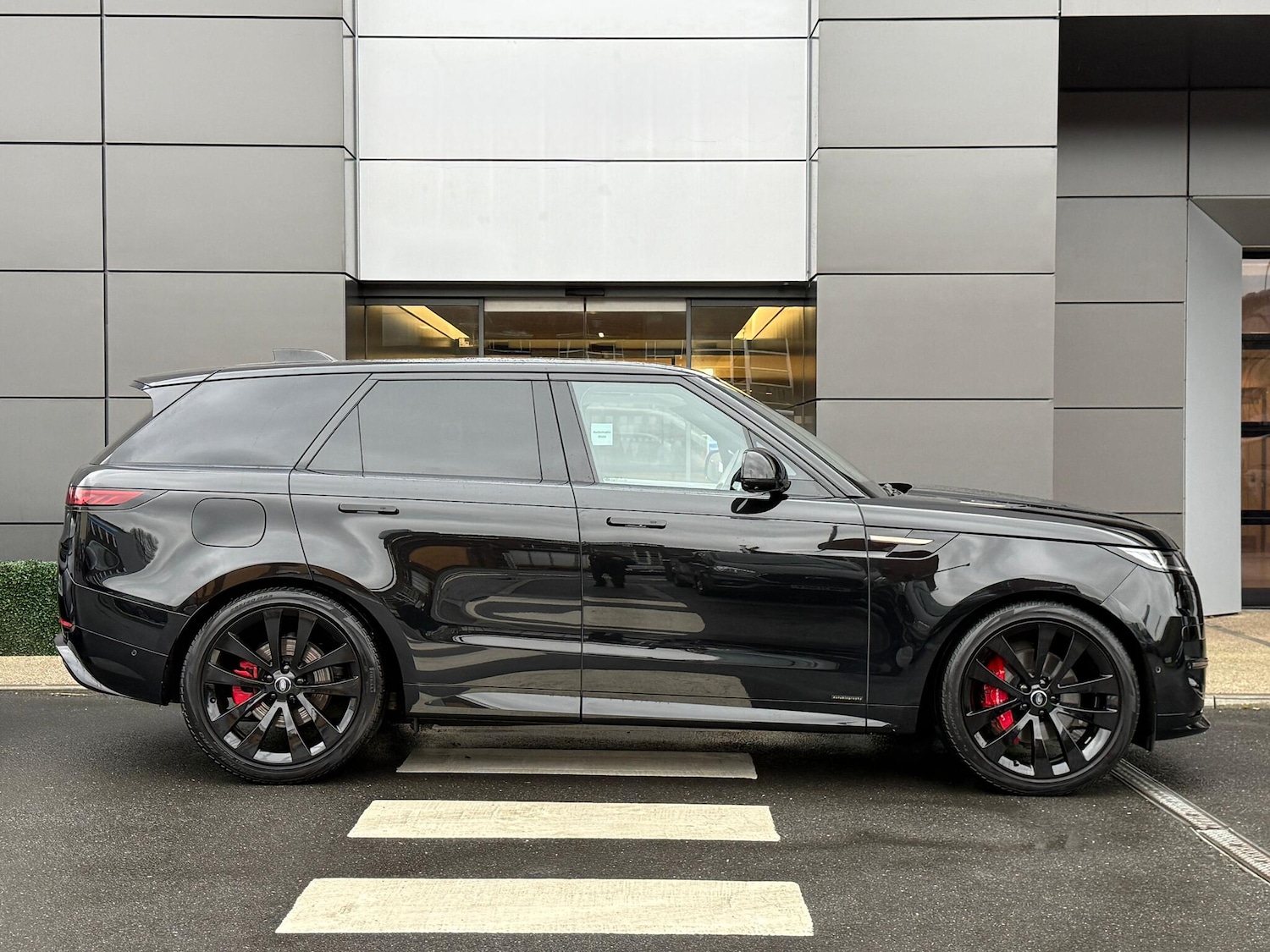 Used Land Rover Range Rover Sport 2023 for sale - 77131126: Photo 2