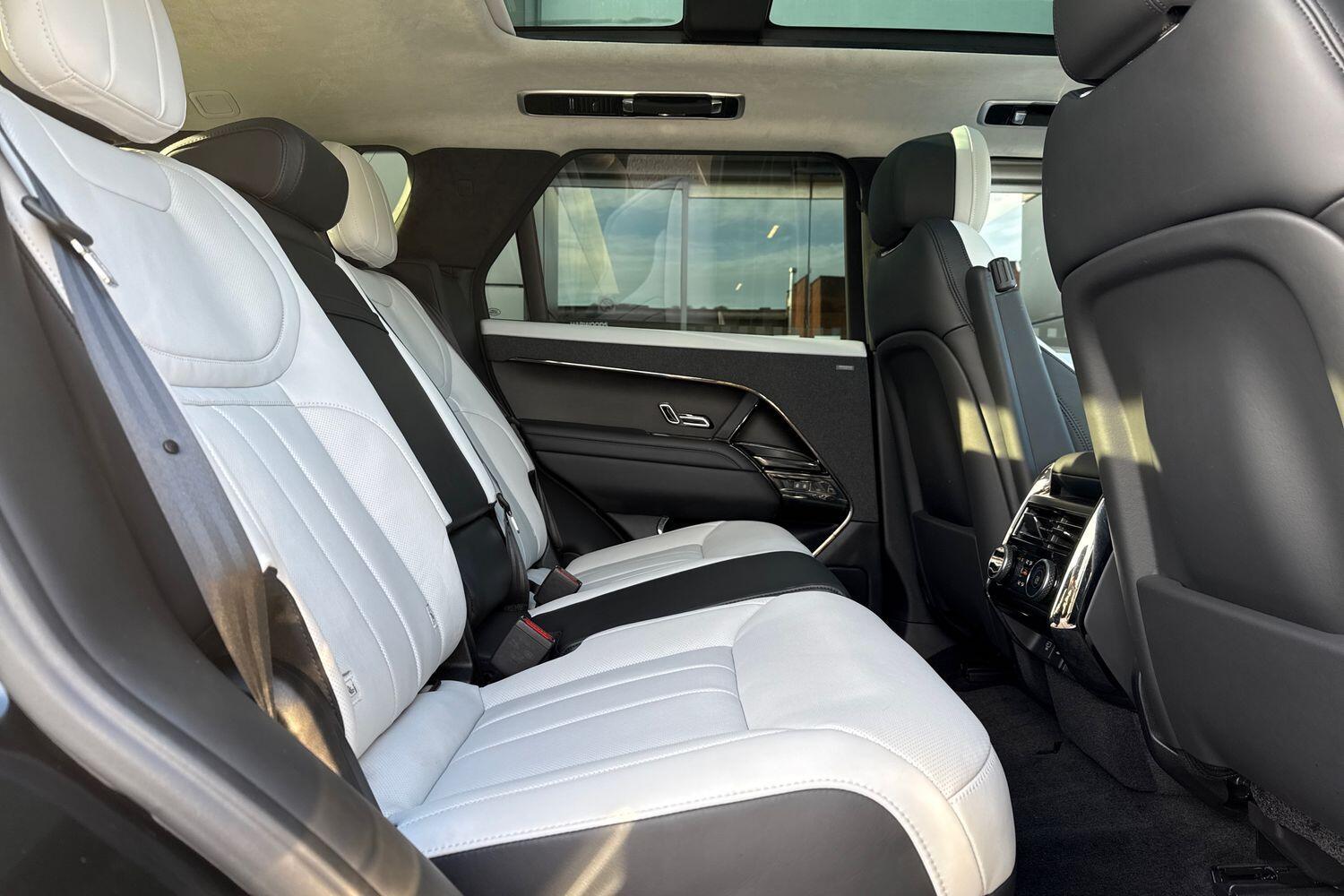 Used Land Rover Range Rover Sport 2023 for sale - 77131126: Photo 34