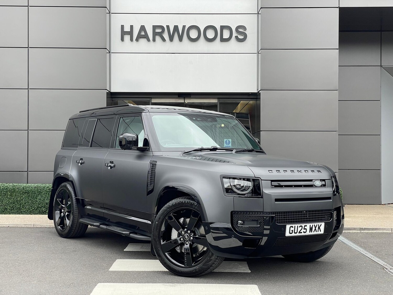 Used Land Rover Defender 2025 for sale - 76585580: Photo 1