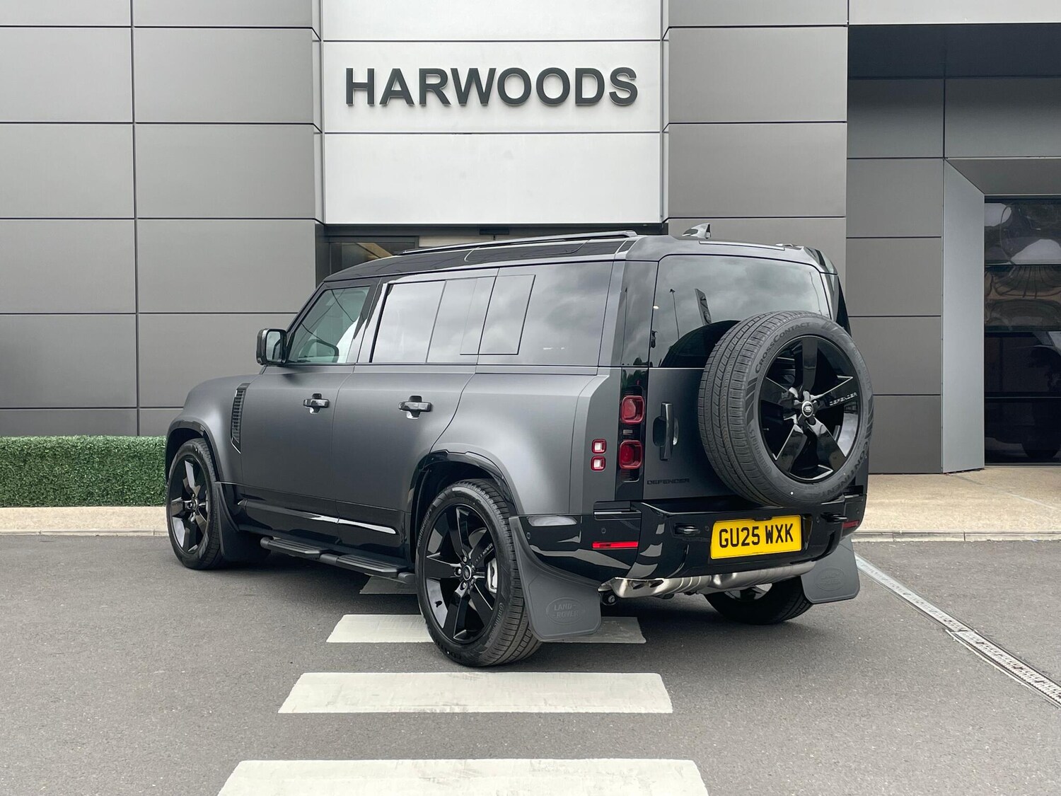 Used Land Rover Defender 2025 for sale - 76585580: Photo 15