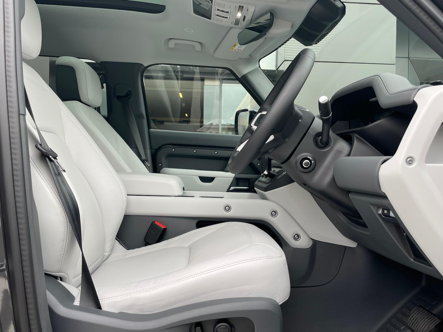 Used Land Rover Defender 2025 for sale - 76585580: Photo 19