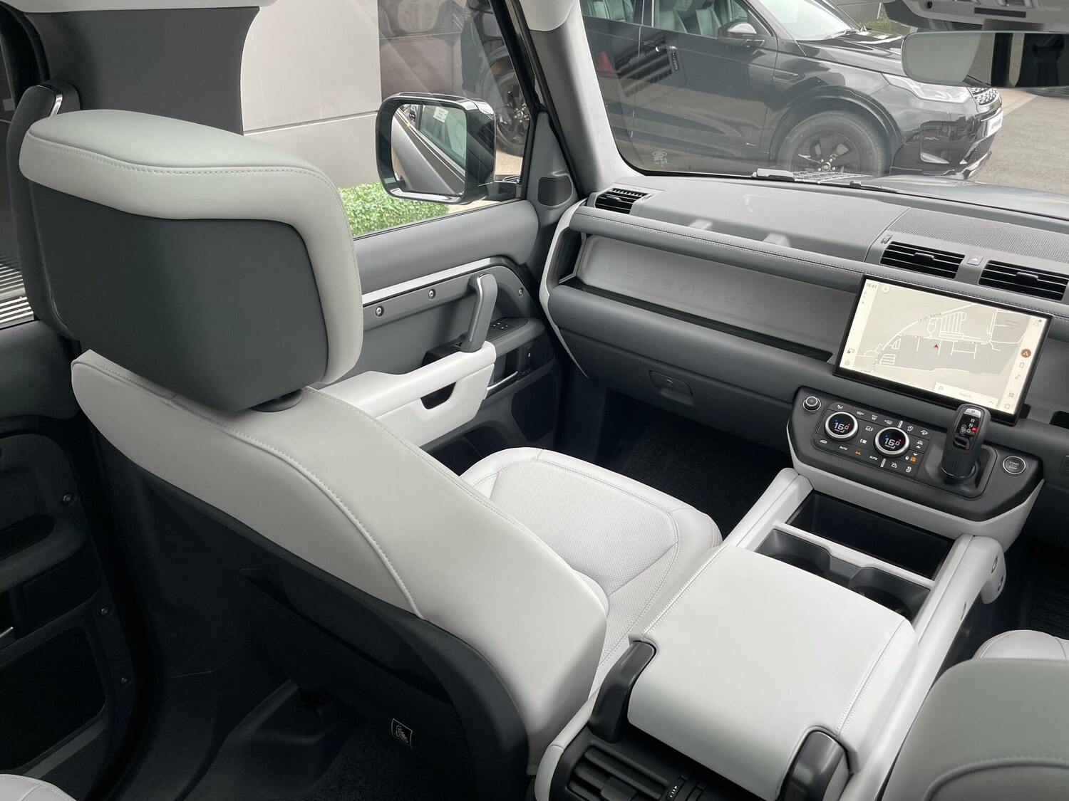 Used Land Rover Defender 2025 for sale - 76585580: Photo 63