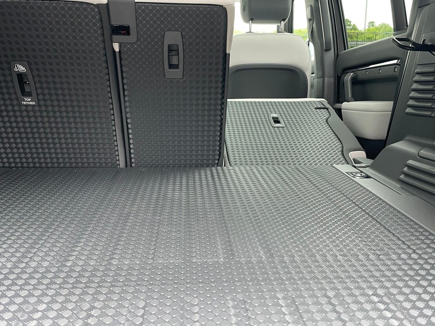 Used Land Rover Defender 2025 for sale - 76585580: Photo 70