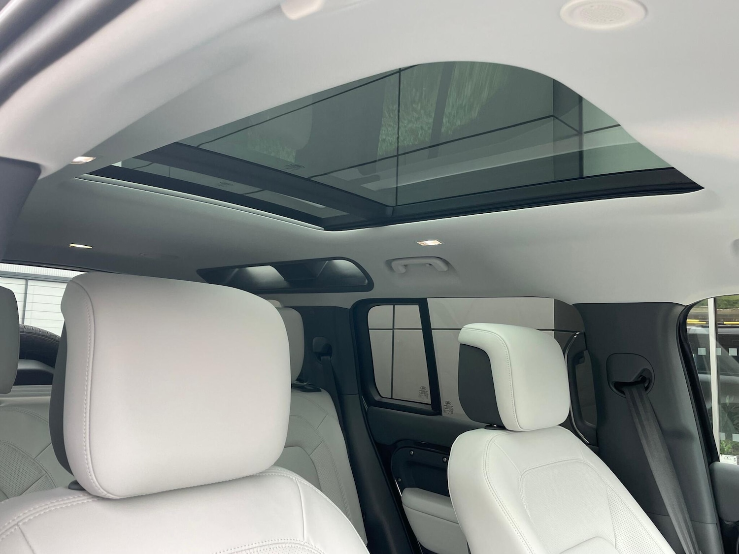 Used Land Rover Defender 2025 for sale - 76585580: Photo 8