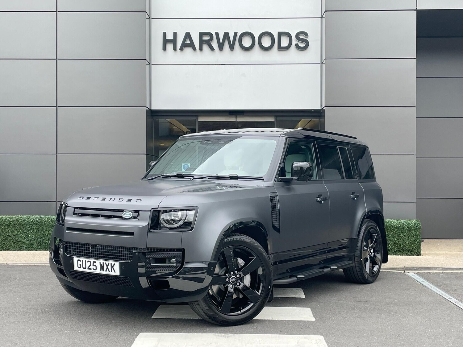 Used Land Rover Defender 2025 for sale - 76585580: Photo 9