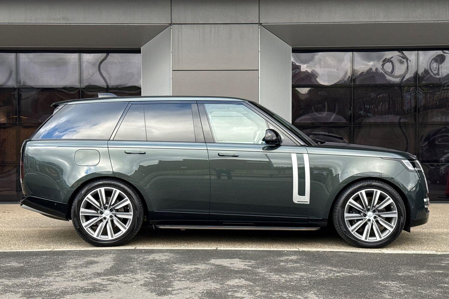 Used Land Rover Range Rover 2024 for sale - 77305701: Photo 2