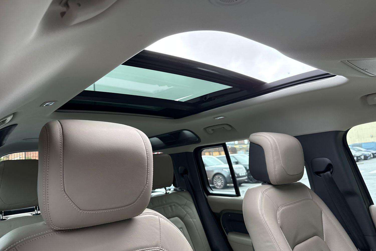 Used Land Rover Defender 2021 for sale - 77524110: Photo 11