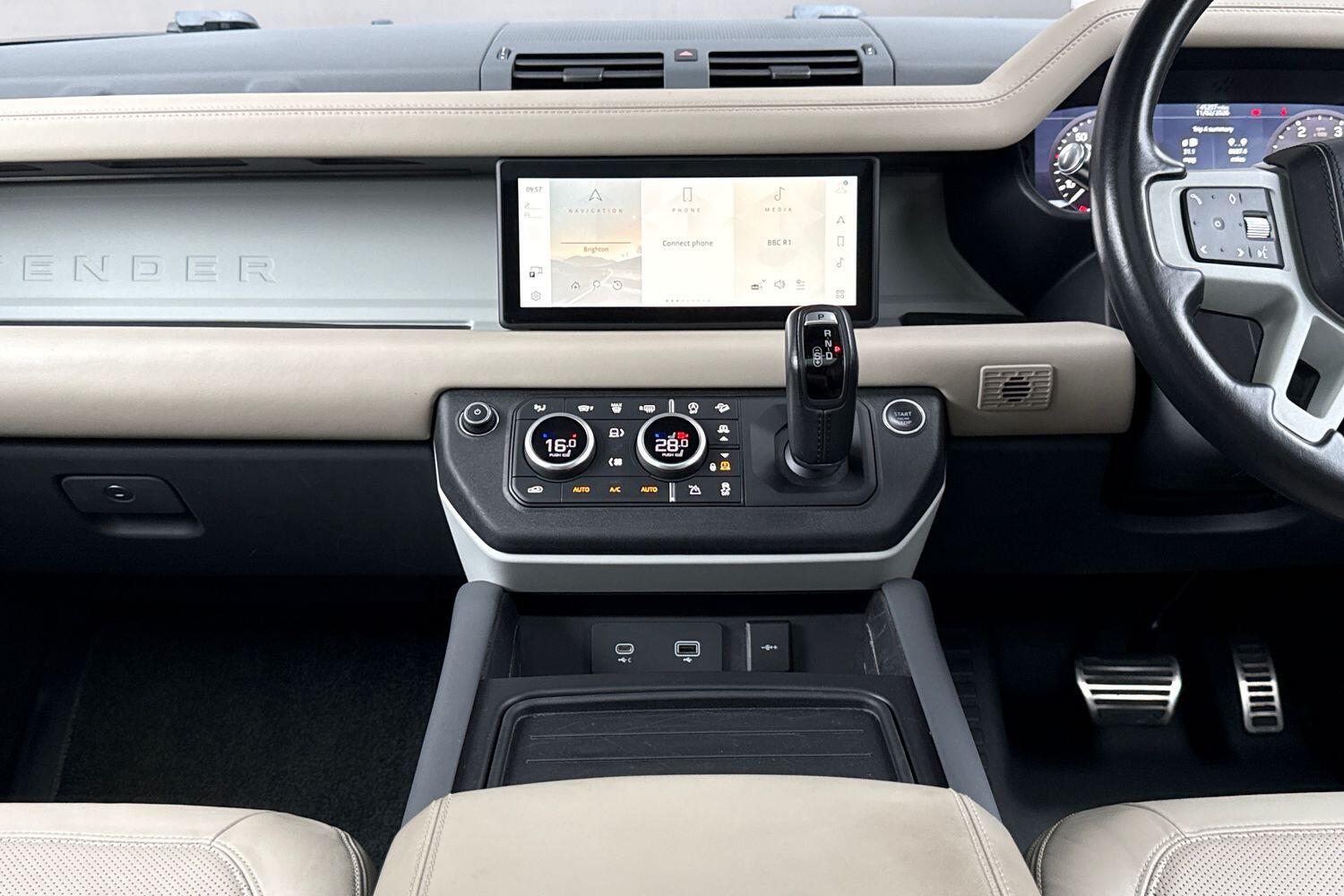 Used Land Rover Defender 2021 for sale - 77524110: Photo 31