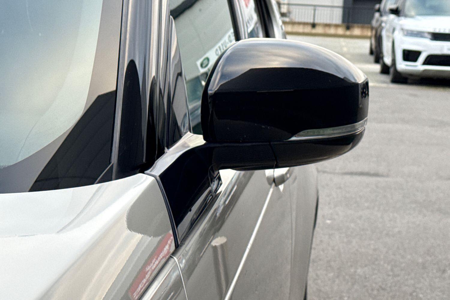 Used Land Rover Discovery 2017 for sale - 76644886: Photo 28