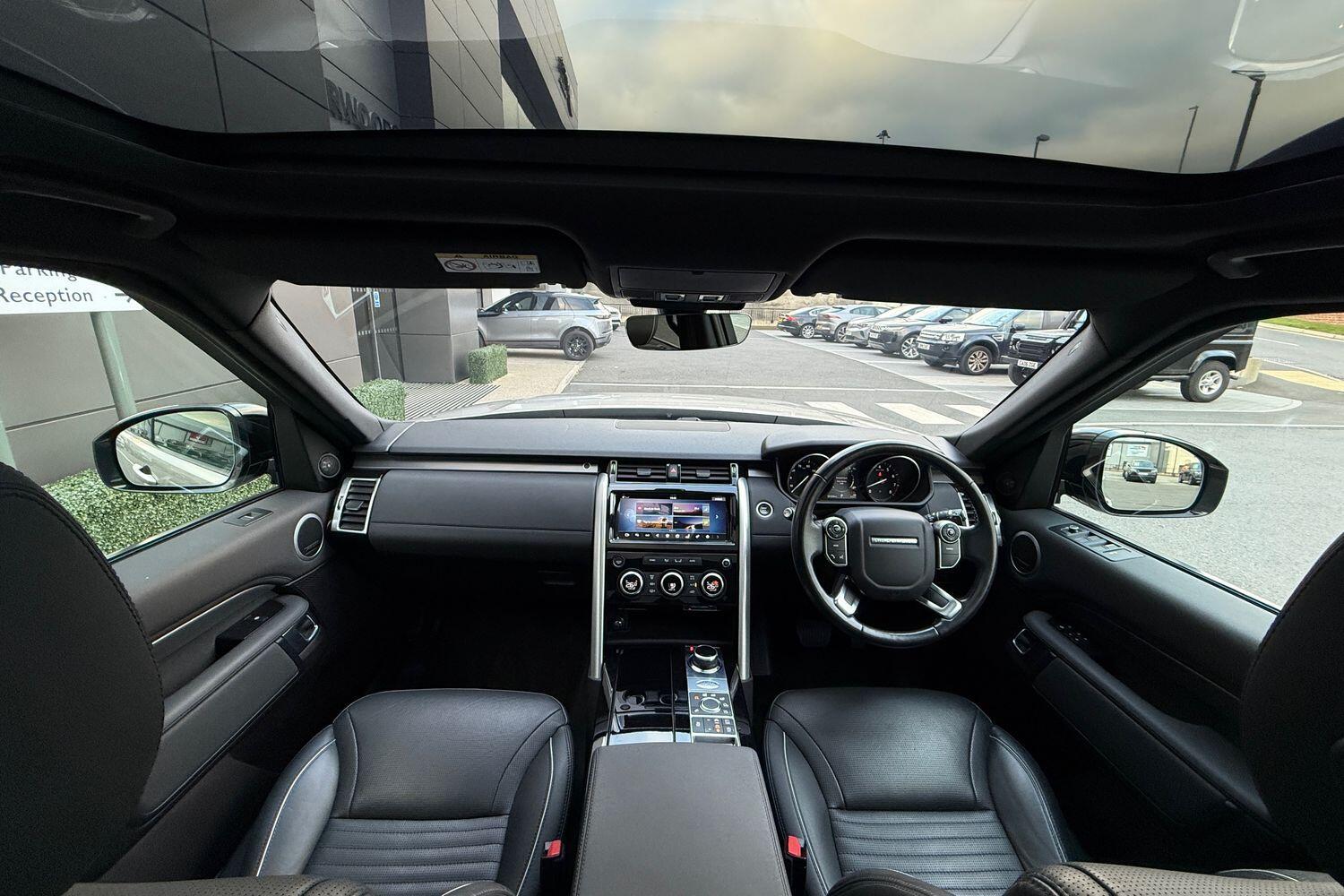 Used Land Rover Discovery 2017 for sale - 76644886: Photo 3