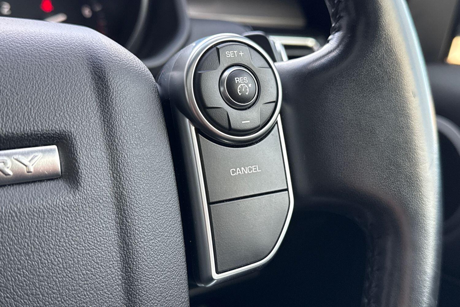 Used Land Rover Discovery 2017 for sale - 76644886: Photo 50