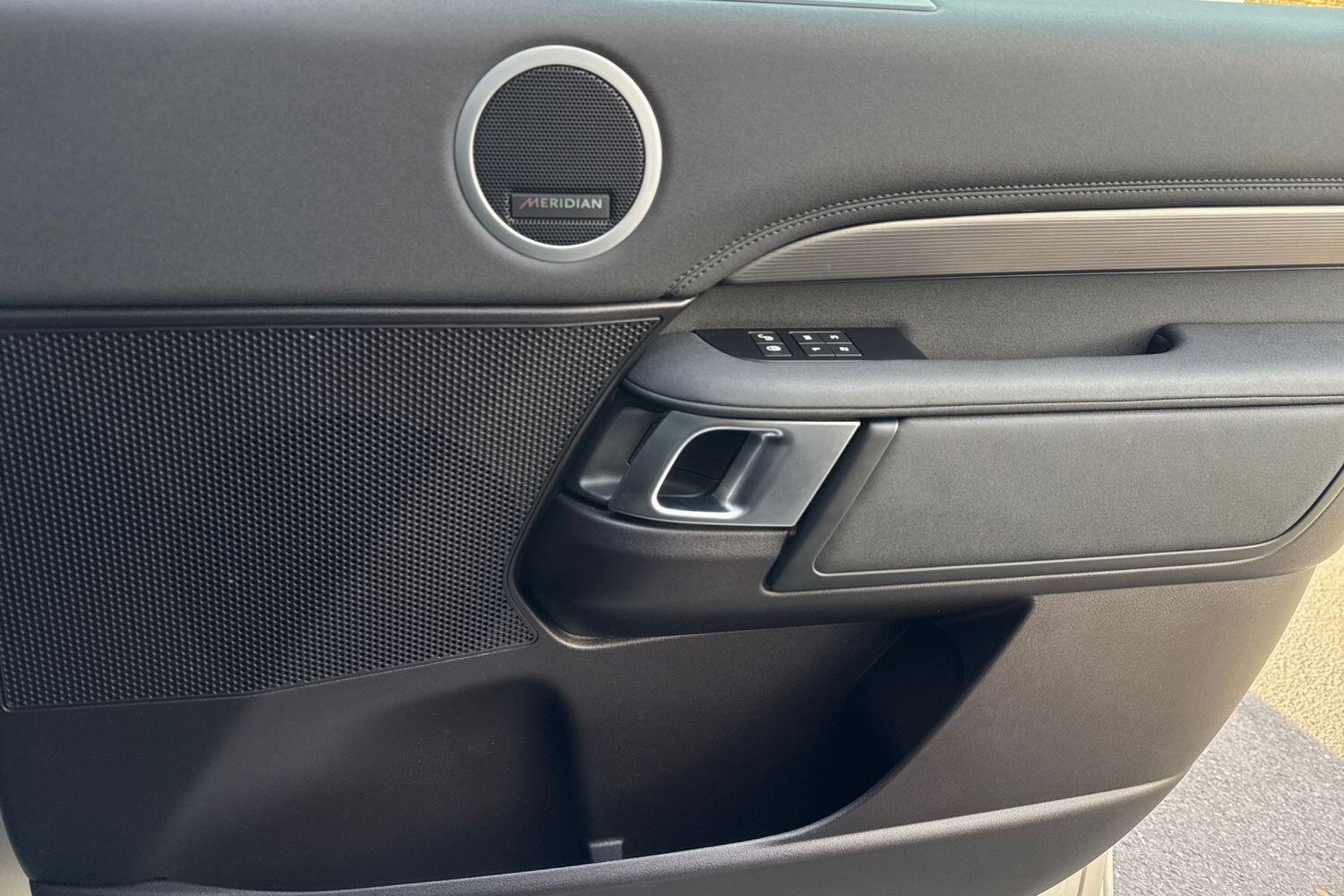 Used Land Rover Discovery 2017 for sale - 76644886: Photo 52