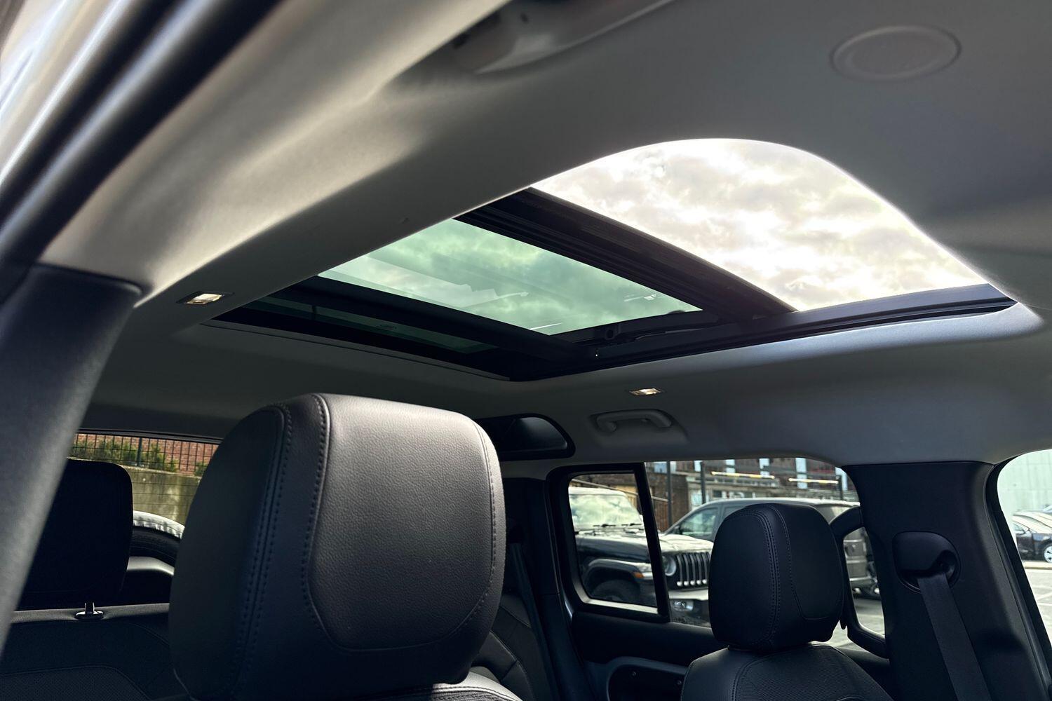 Used Land Rover Defender 2020 for sale - 77440872: Photo 11