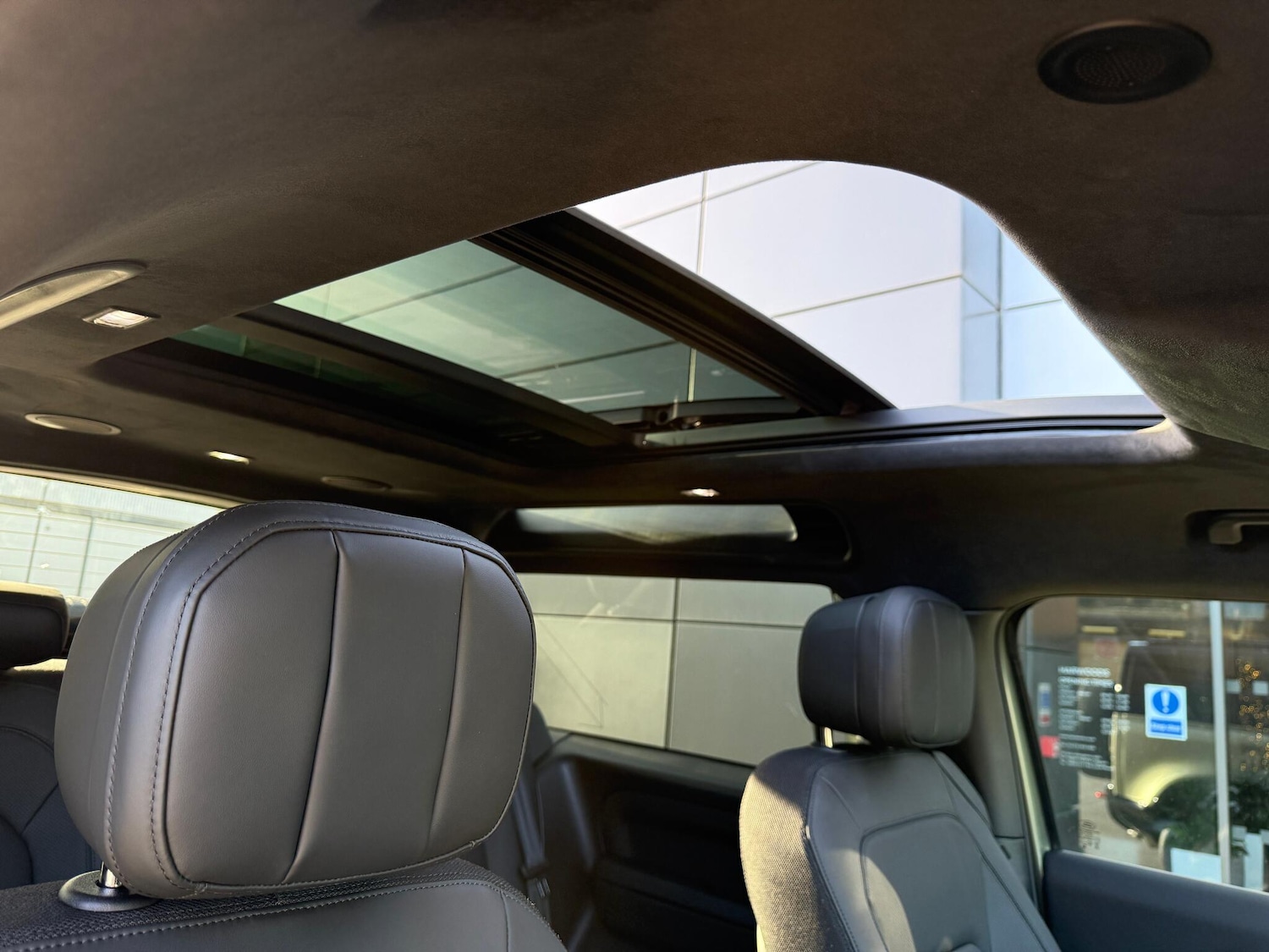 Used Land Rover Defender 2025 for sale - 77203260: Photo 10