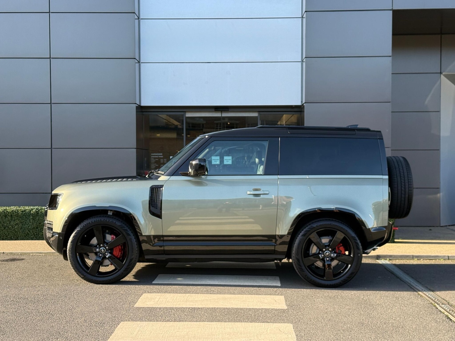 Used Land Rover Defender 2025 for sale - 77203260: Photo 11