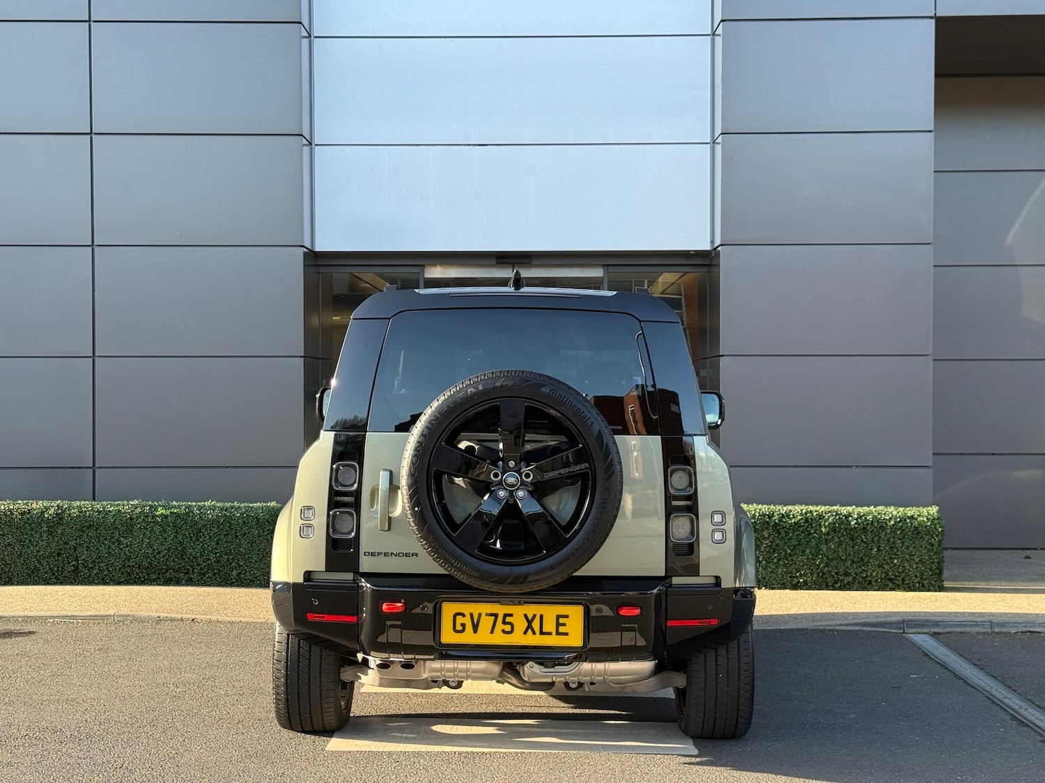 Used Land Rover Defender 2025 for sale - 77203260: Photo 16