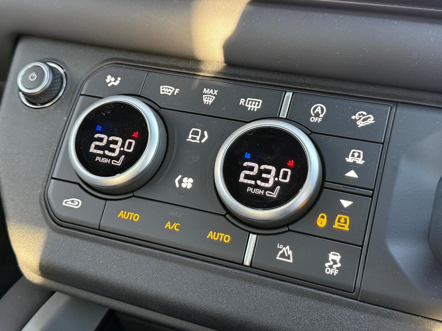 Used Land Rover Defender 2025 for sale - 77203260: Photo 51