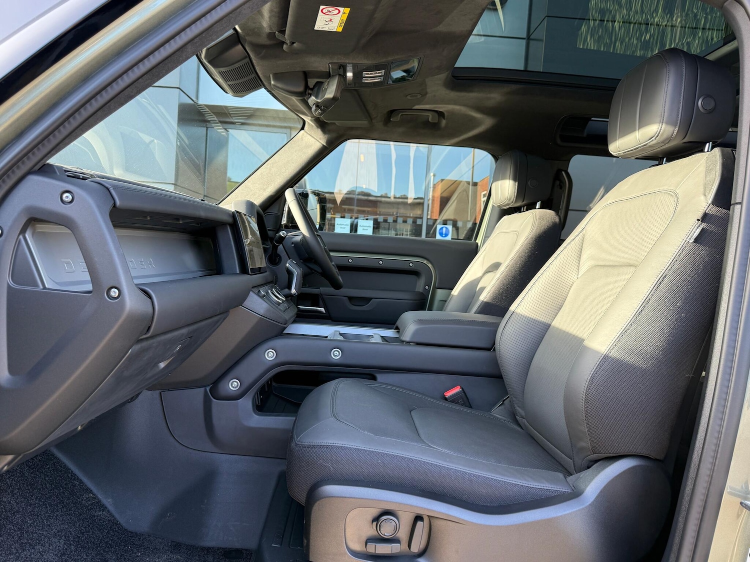 Used Land Rover Defender 2025 for sale - 77203260: Photo 57