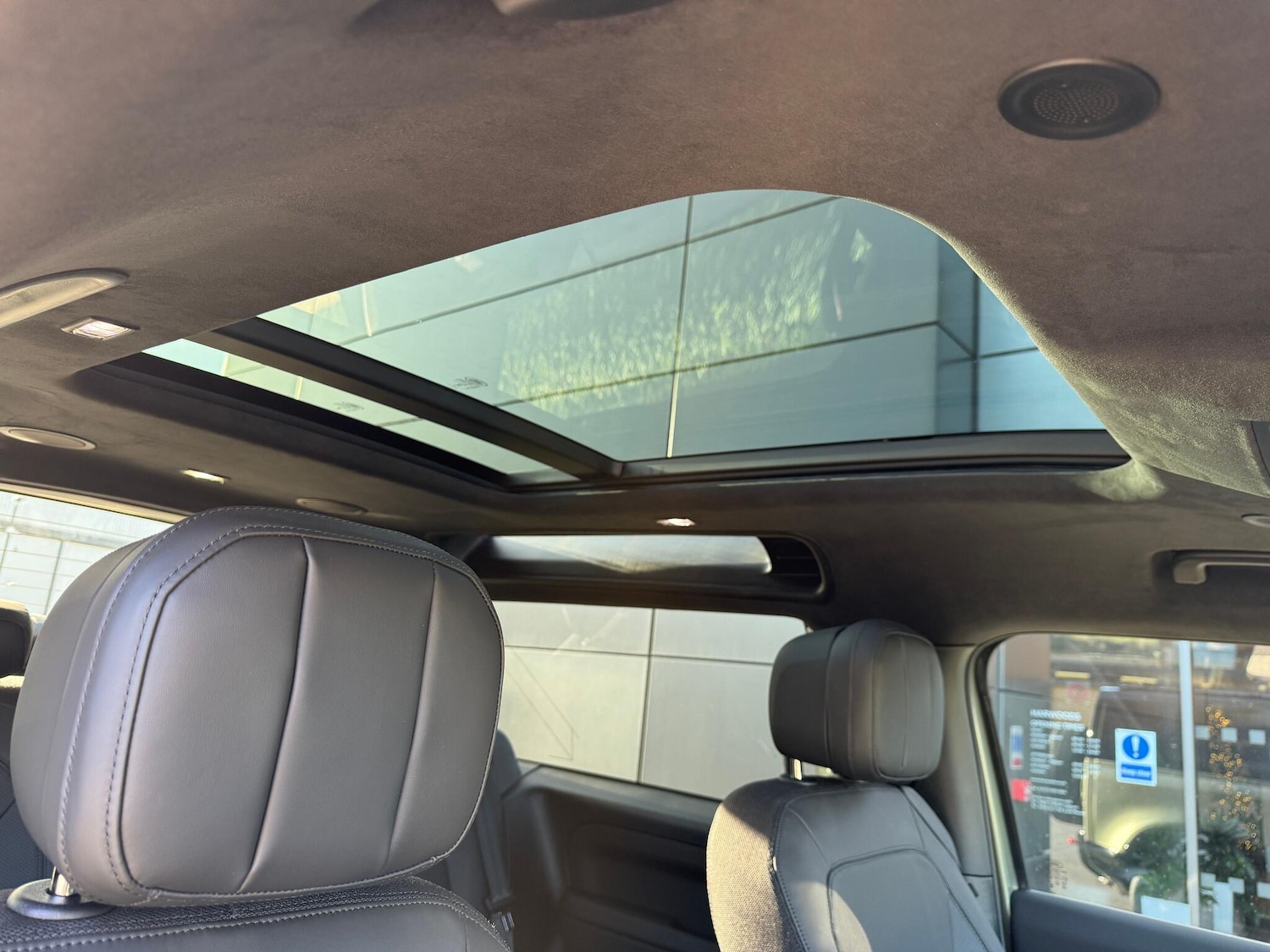 Used Land Rover Defender 2025 for sale - 77203260: Photo 9