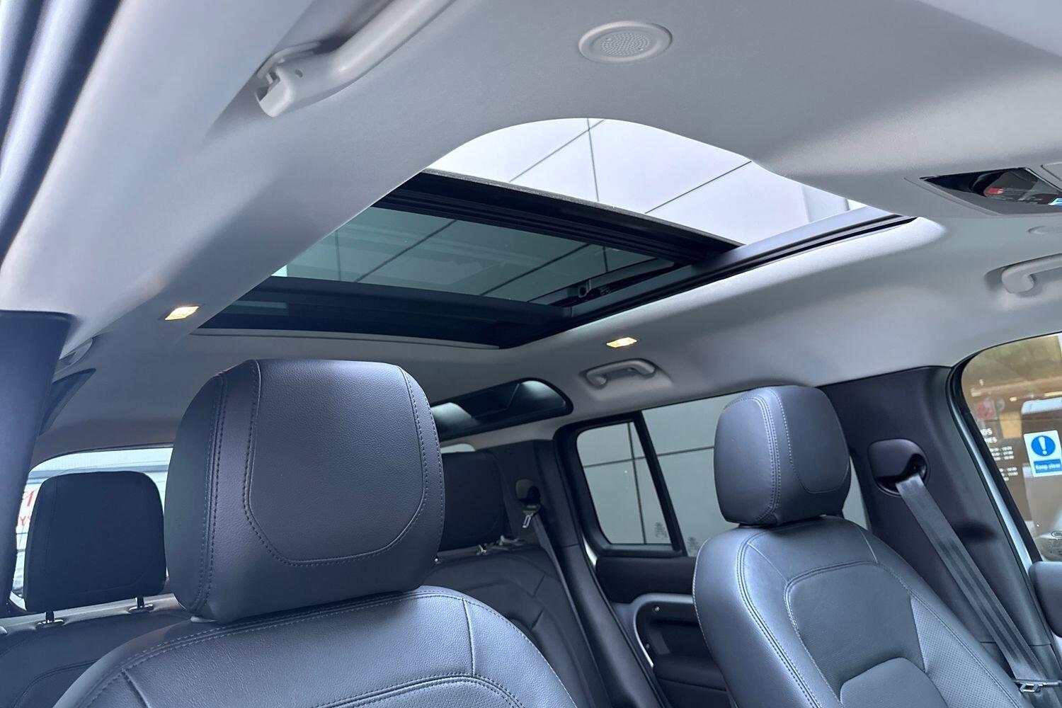 Used Land Rover Defender 110 2024 for sale - 76538536: Photo 10