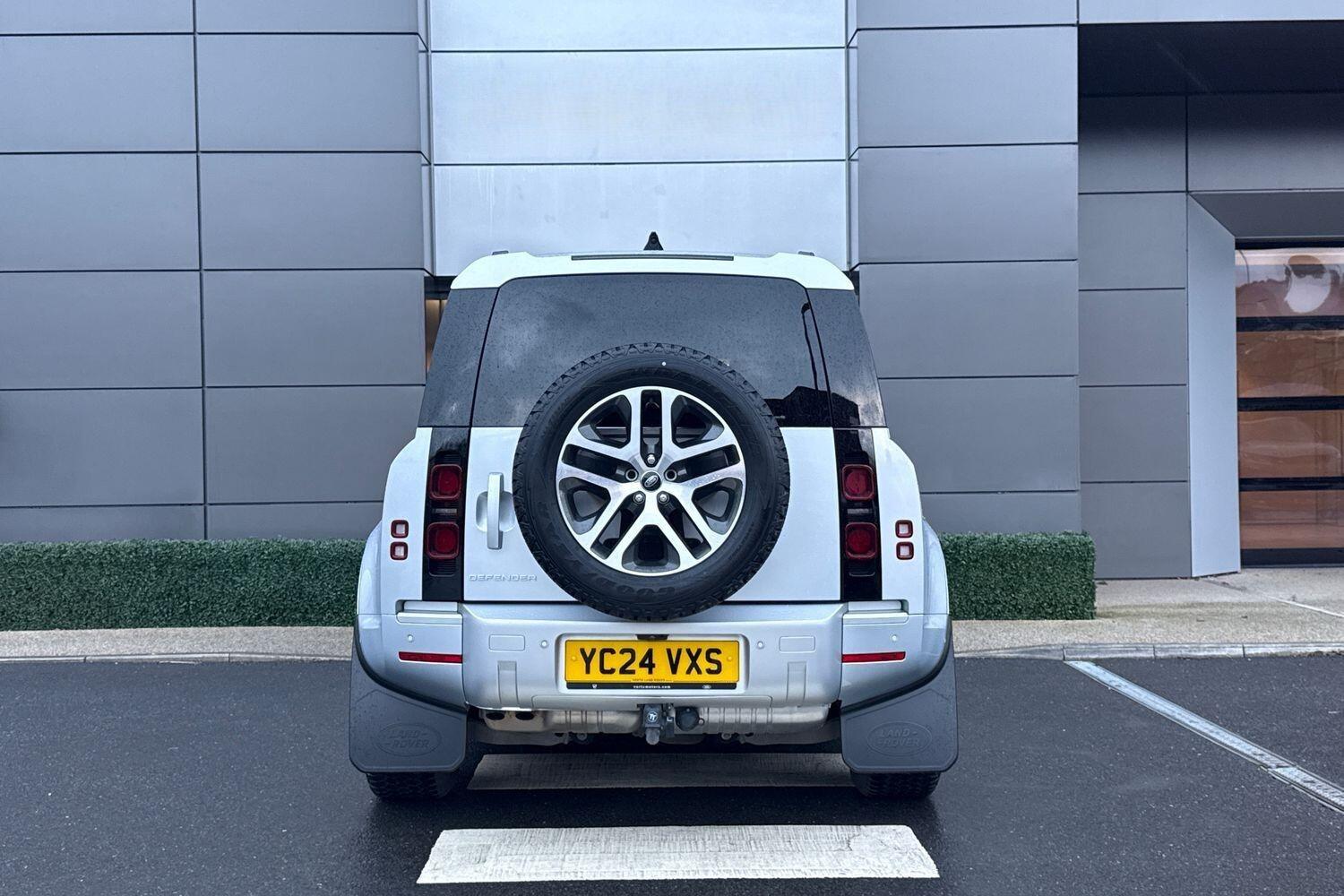 Used Land Rover Defender 110 2024 for sale - 76538536: Photo 14