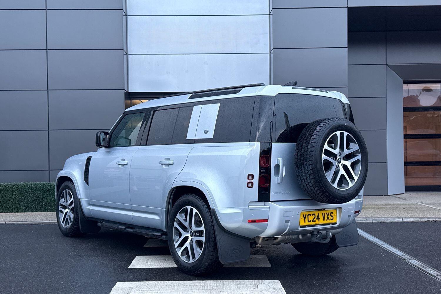 Used Land Rover Defender 110 2024 for sale - 76538536: Photo 15