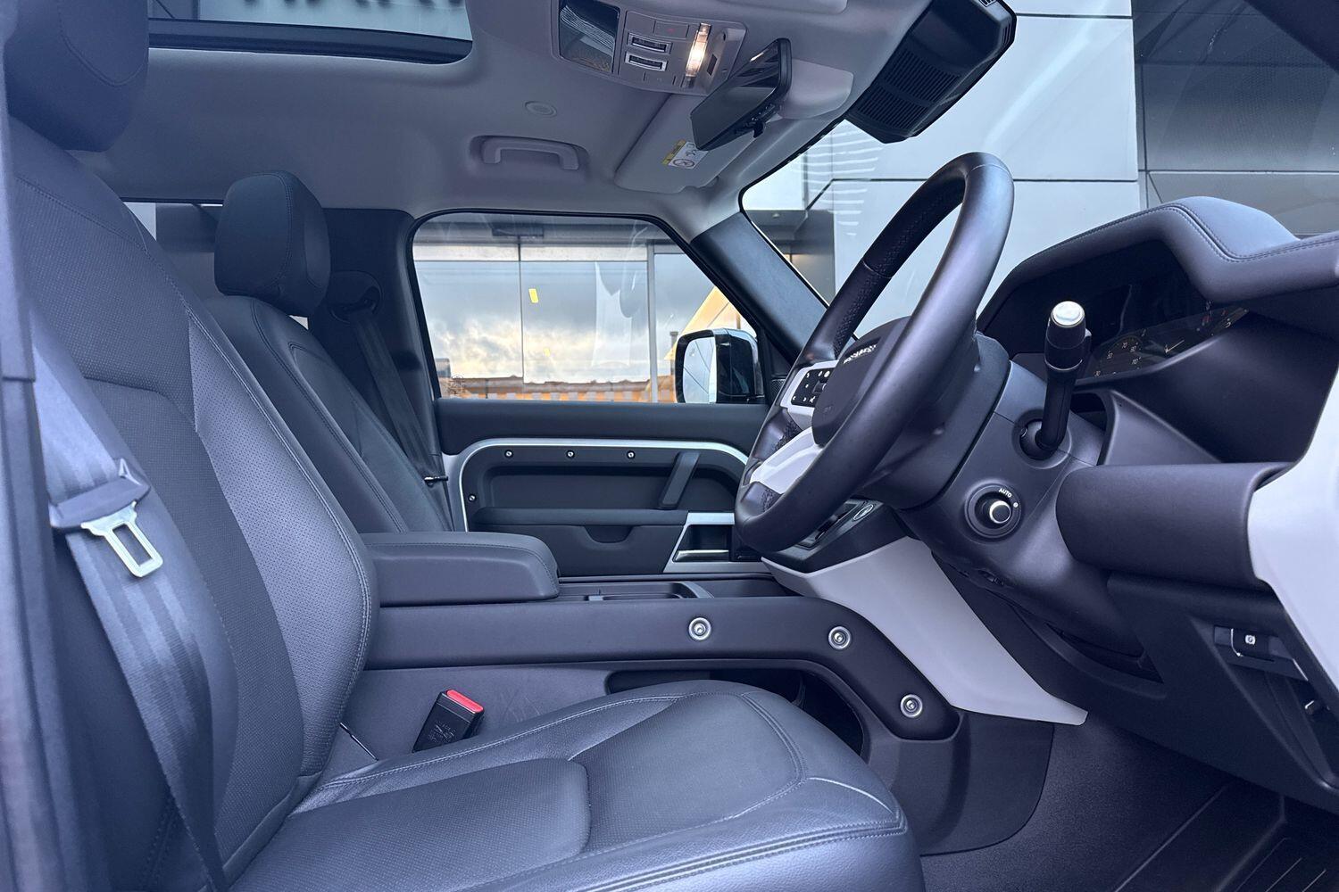 Used Land Rover Defender 110 2024 for sale - 76538536: Photo 17