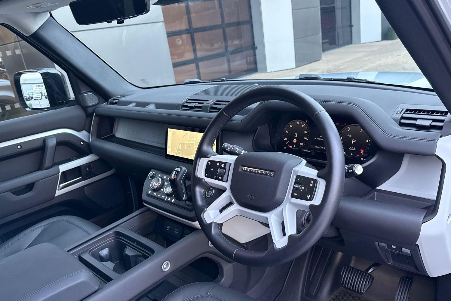 Used Land Rover Defender 110 2024 for sale - 76538536: Photo 18