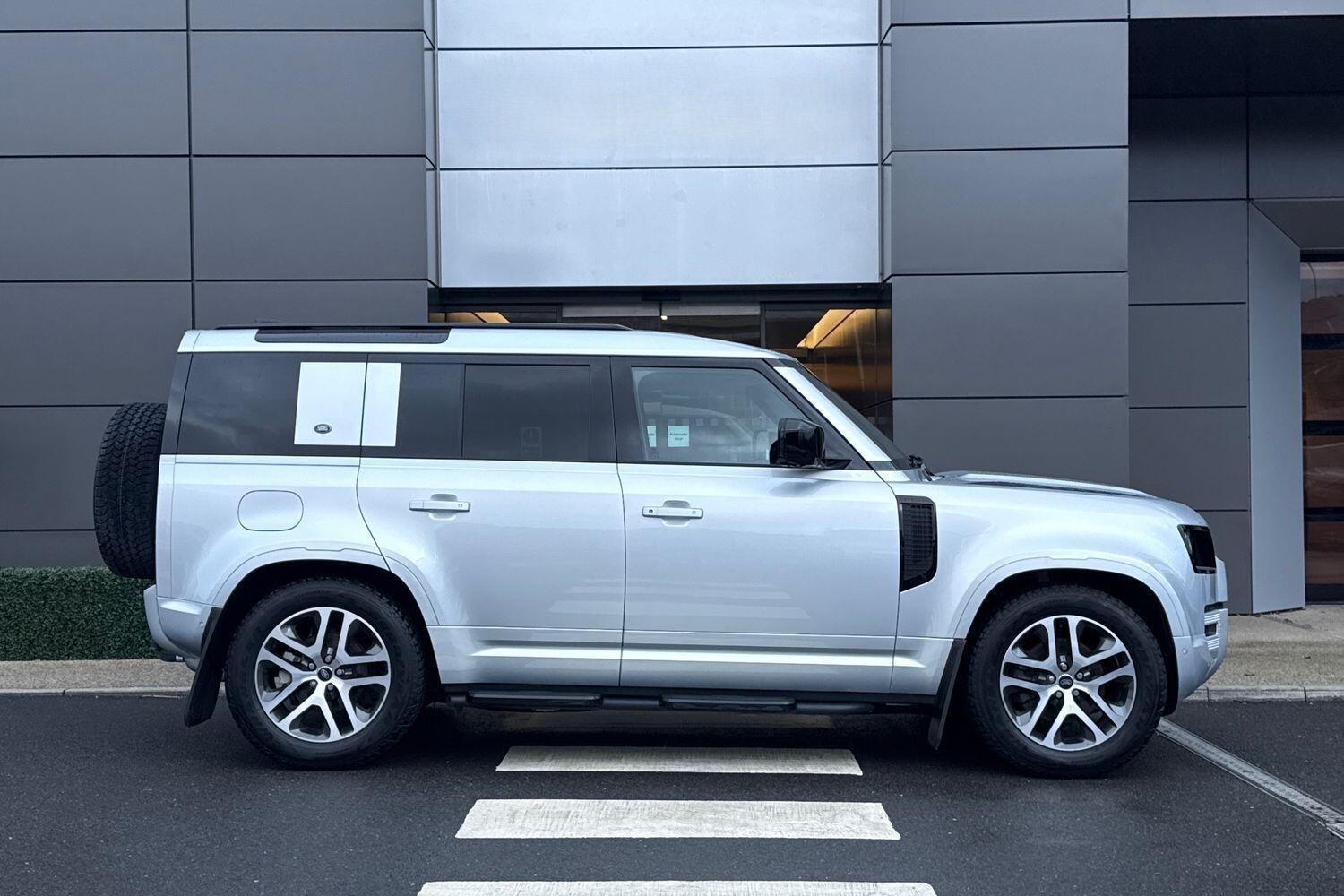 Used Land Rover Defender 110 2024 for sale - 76538536: Photo 2