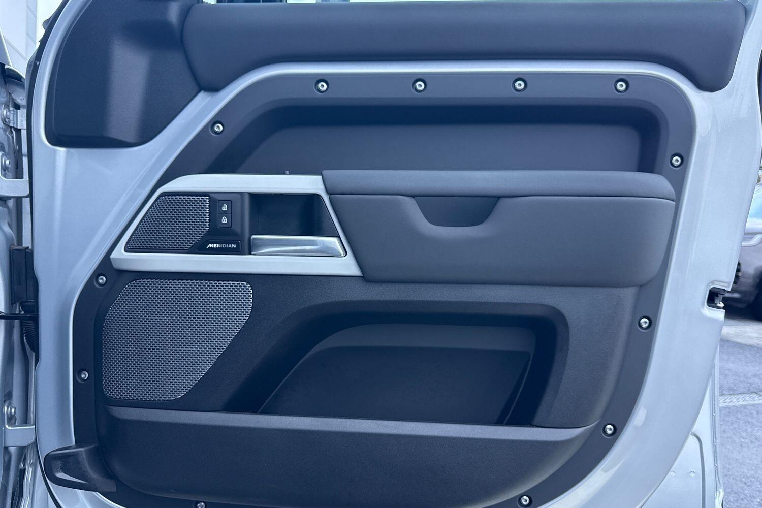 Used Land Rover Defender 110 2024 for sale - 76538536: Photo 22