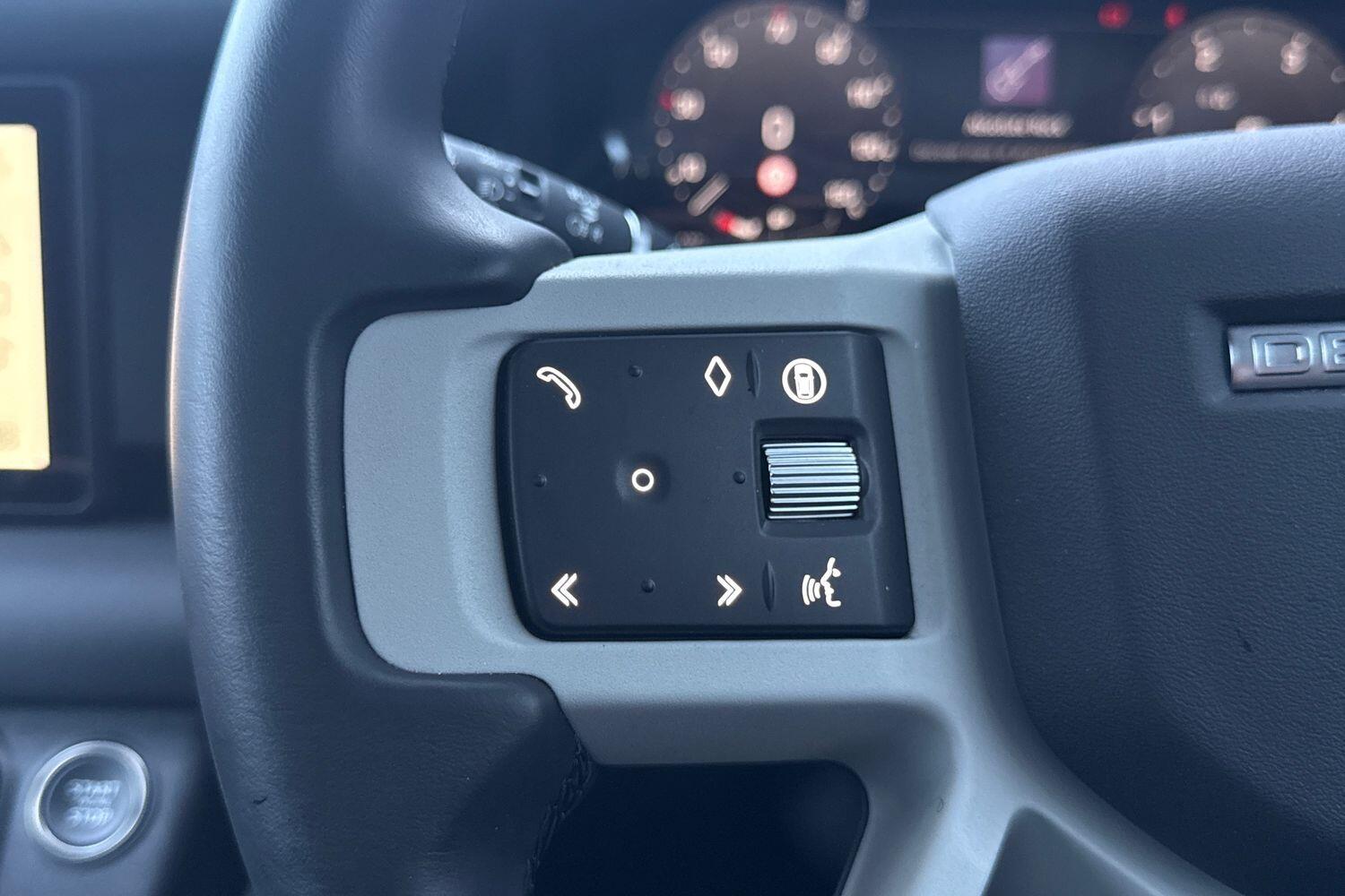 Used Land Rover Defender 110 2024 for sale - 76538536: Photo 31