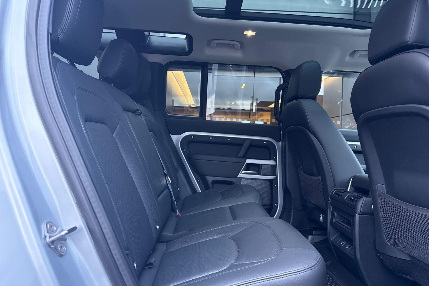 Used Land Rover Defender 110 2024 for sale - 76538536: Photo 39