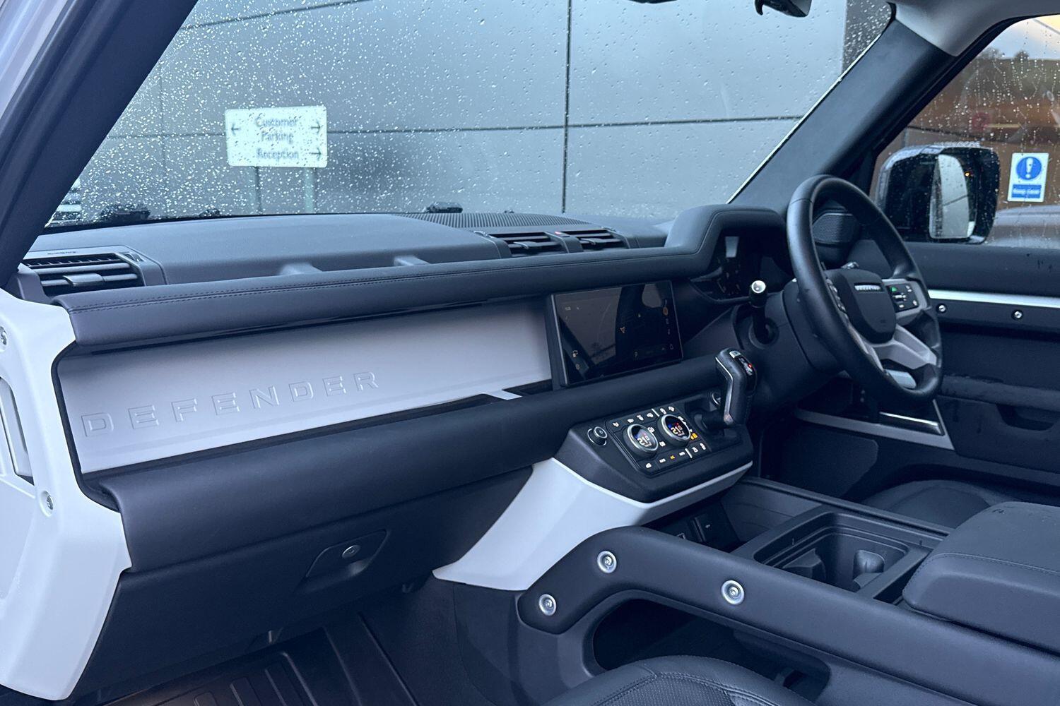 Used Land Rover Defender 110 2024 for sale - 76538536: Photo 53