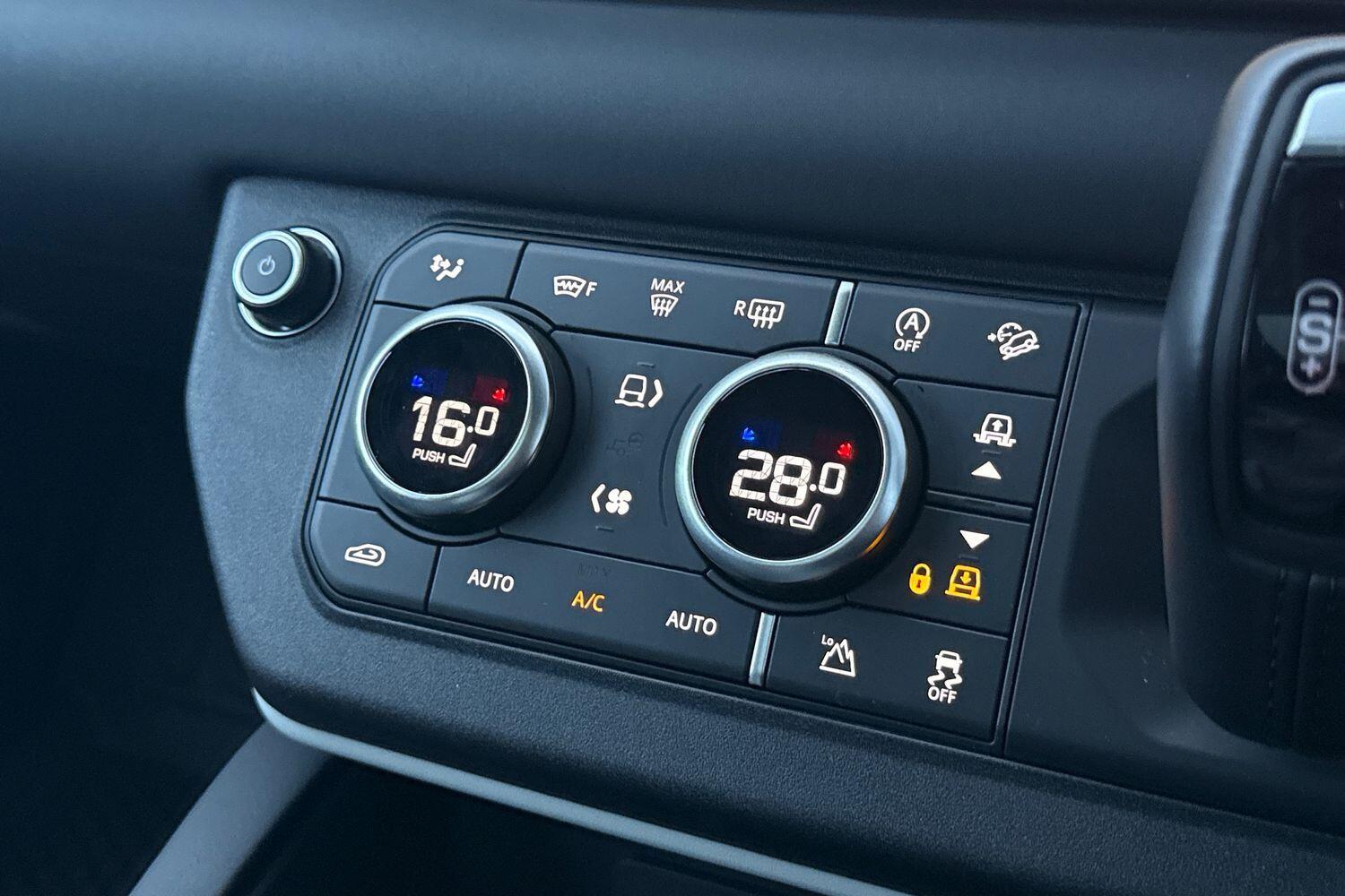 Used Land Rover Defender 110 2024 for sale - 76538536: Photo 57