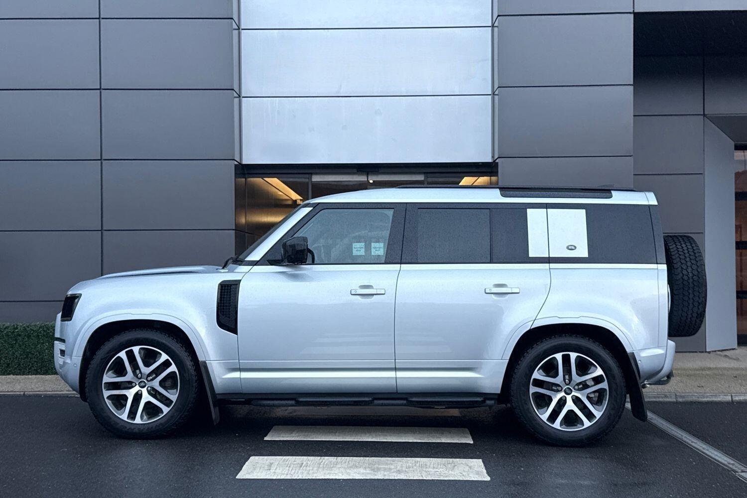 Used Land Rover Defender 110 2024 for sale - 76538536: Photo 6