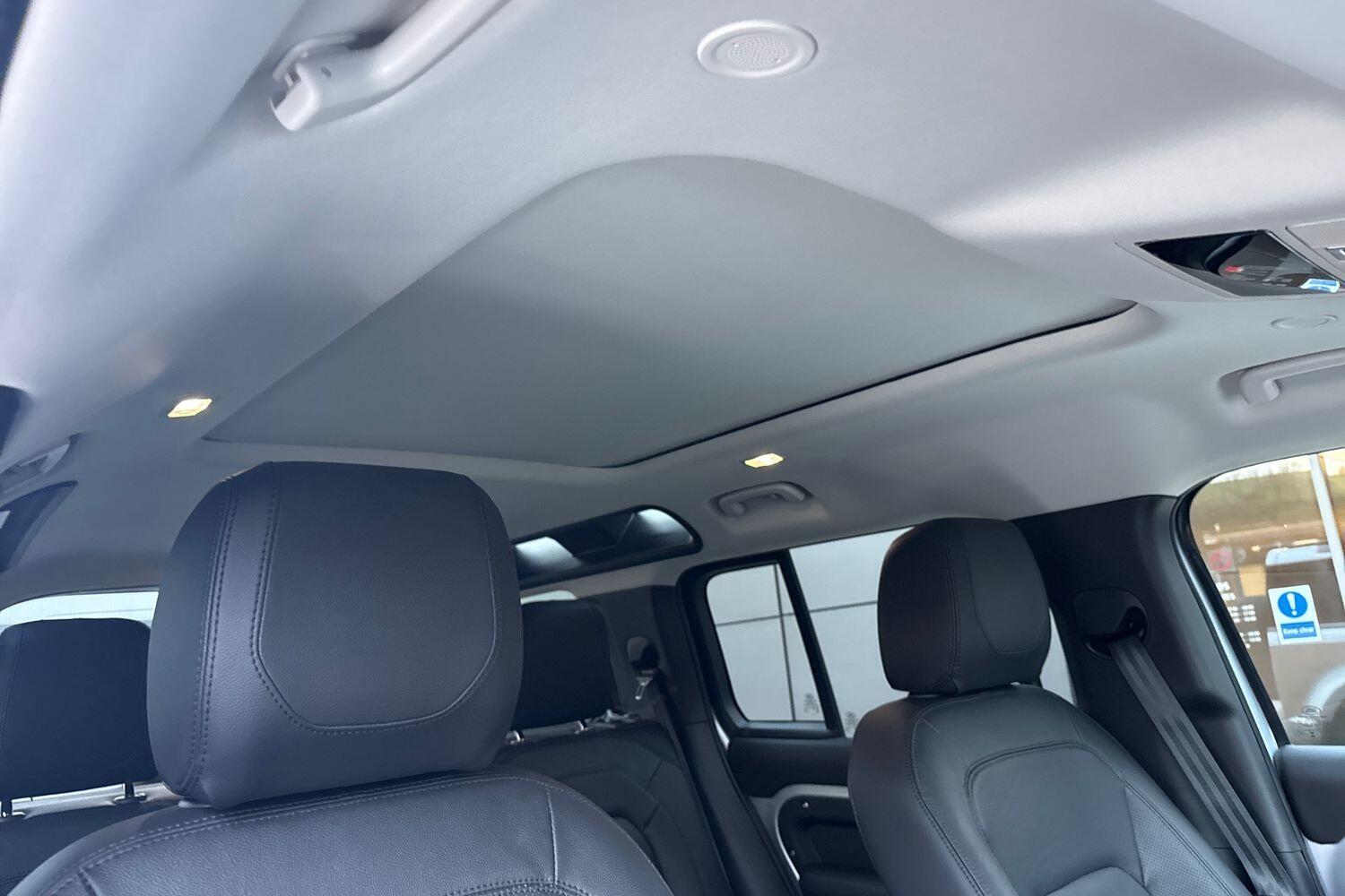 Used Land Rover Defender 110 2024 for sale - 76538536: Photo 8