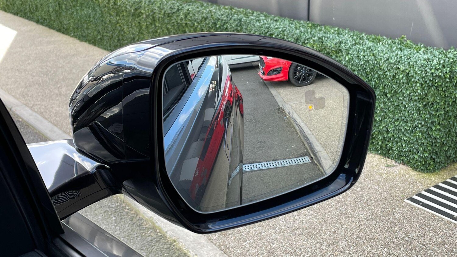 Used Land Rover Range Rover Evoque 2025 for sale - 76214720: Photo 11