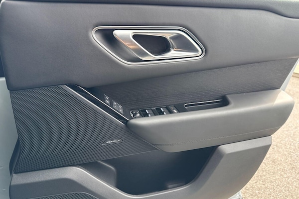 Used Land Rover Range Rover Velar 2025 for sale - 75647245: Photo 51