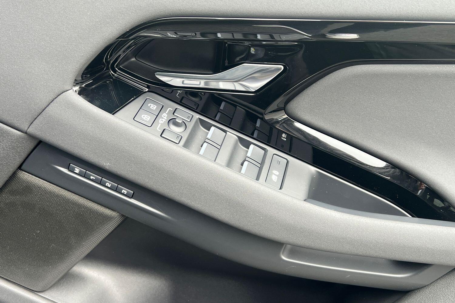 Used Land Rover Range Rover Evoque 2025 for sale - 76573441: Photo 32