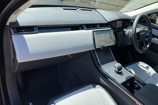 Used Land Rover Range Rover Velar 2025 for sale - 76239360: Photo 30