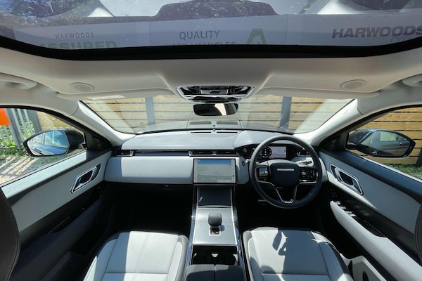 Used Land Rover Range Rover Velar 2025 for sale - 76239360: Photo 3